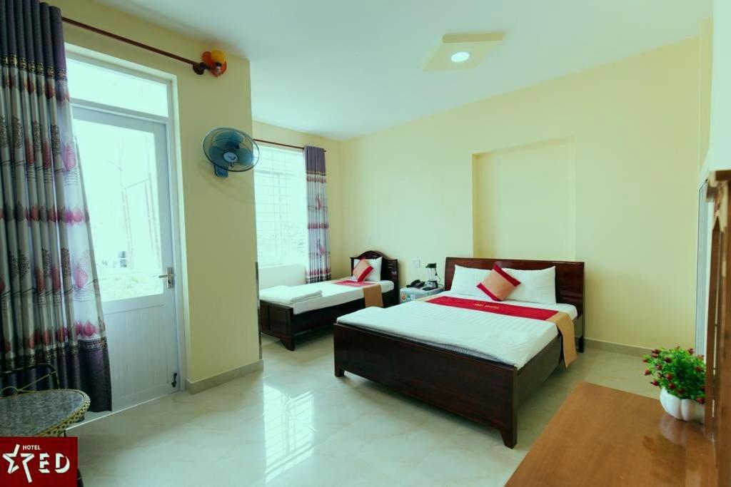 Red Hotel Con Son Island Exterior photo